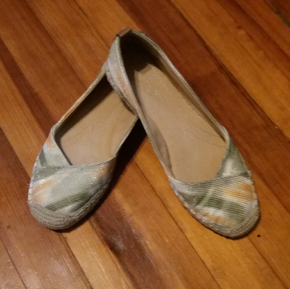 Naturalizer flats